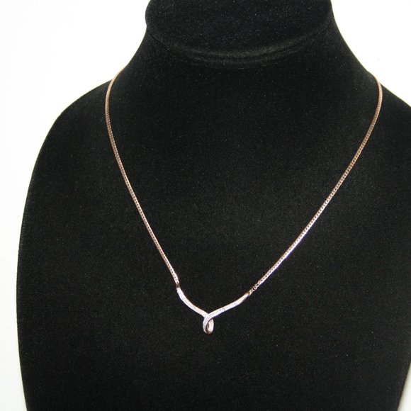 Beautiful gold drop necklace 17" - Picture 5 of 6